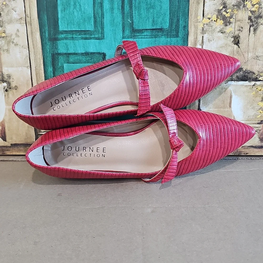 Journee Collection Womens Cait Pointed‎ Toe Ballet Flats. Size: 9. Color: Red